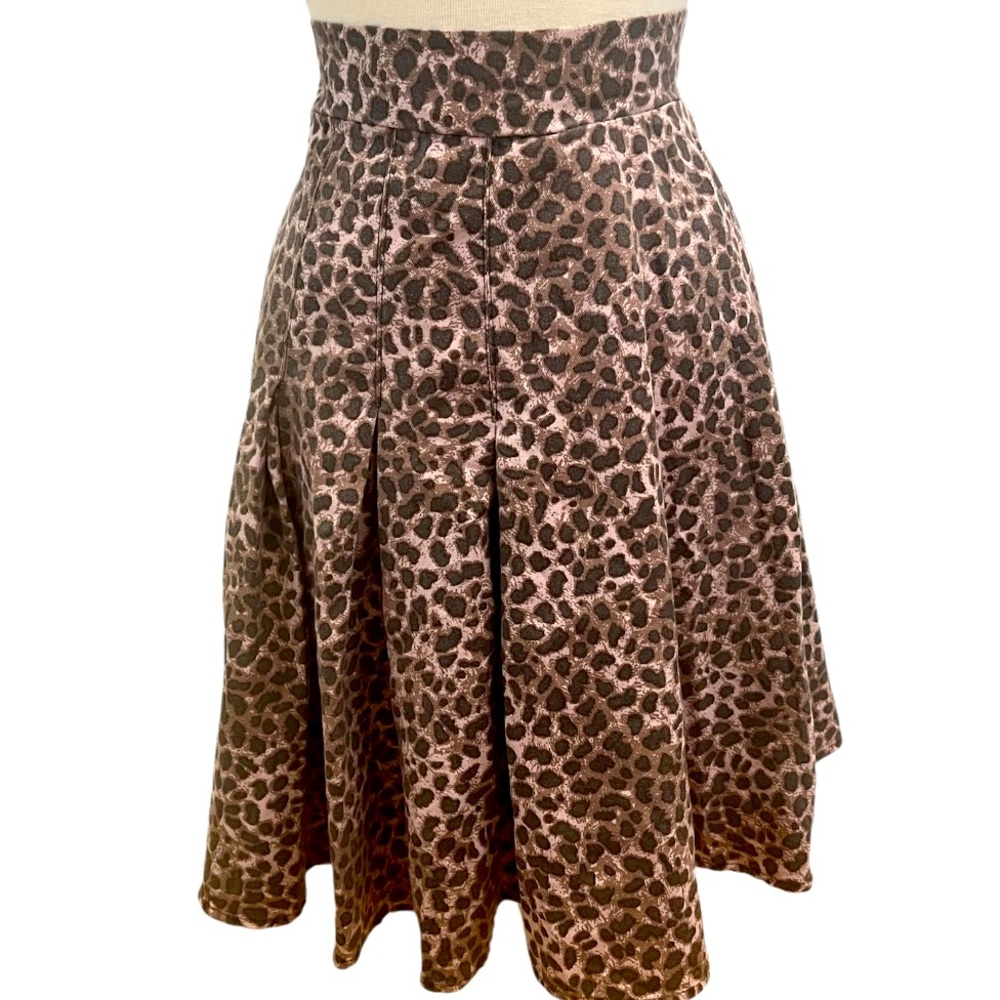 Torrid leopard print skirt; size 2 - Picture 2 of 7